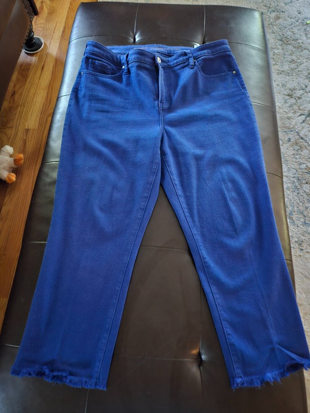 Chico's So Slimming Girlfriend Slim Leg Crop